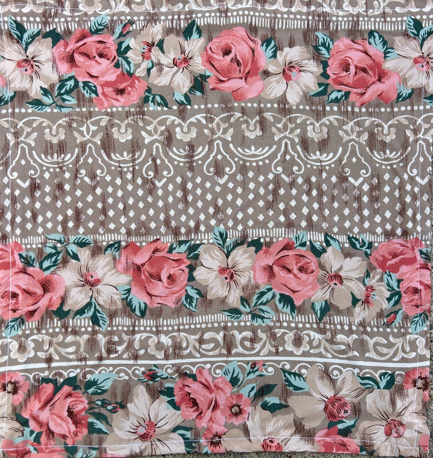 Roses with Tan Ornamental Lace Bandana