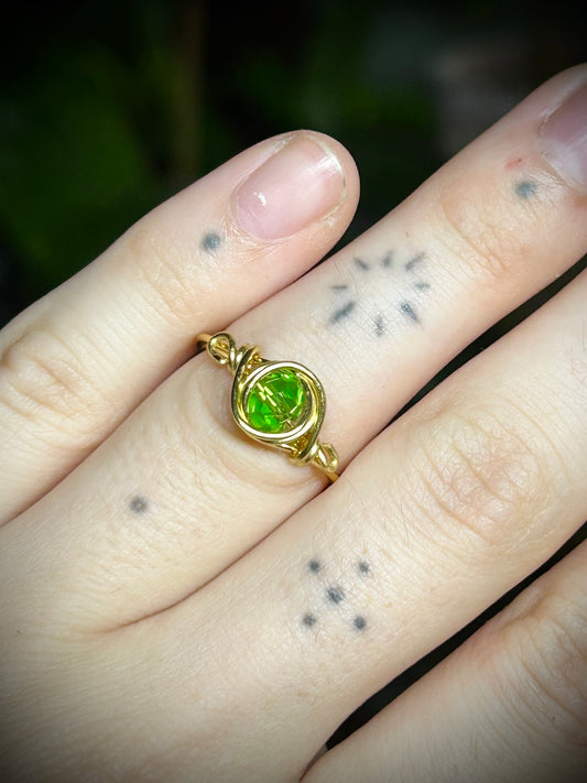 Green Glass Bead Gold Ring