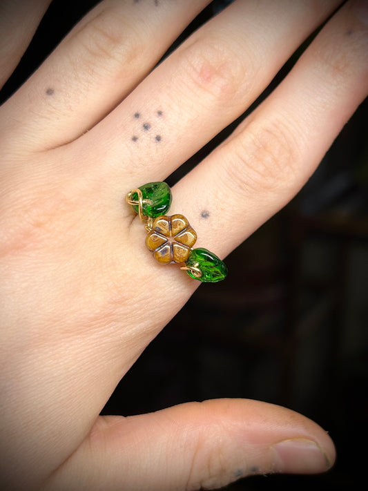 Brown Flower Gold Ring